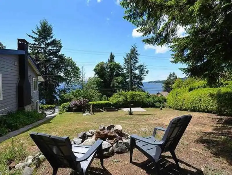 5258 SUNSHINE COAST HIGHWAY - photo 3 of 16
