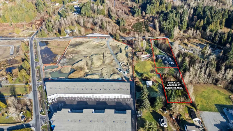 33496 IHLES AVENUE - photo 4 of 25