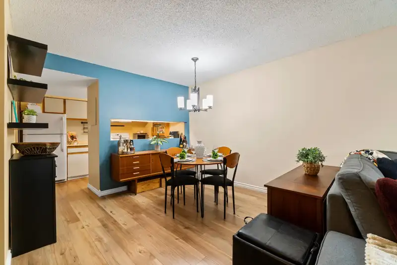 5 365 GINGER DRIVE - photo 2 of 25