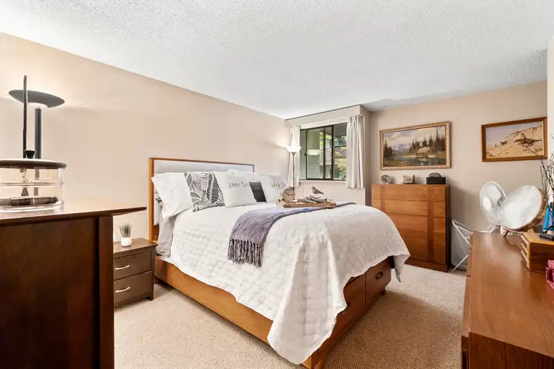 5 365 GINGER DRIVE - photo 3 of 25