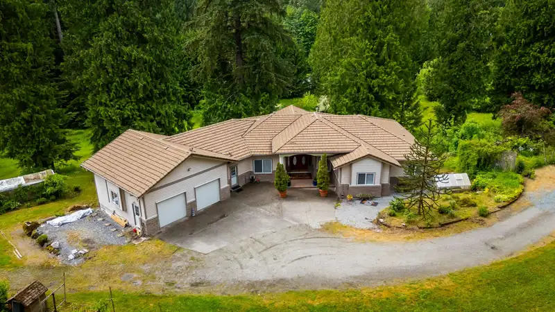 26350 TRETHEWEY CRESCENT - photo 1 of 40