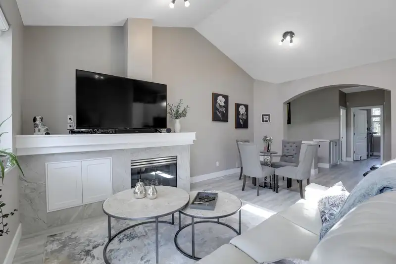 58 2588 152 STREET - photo 2 of 40