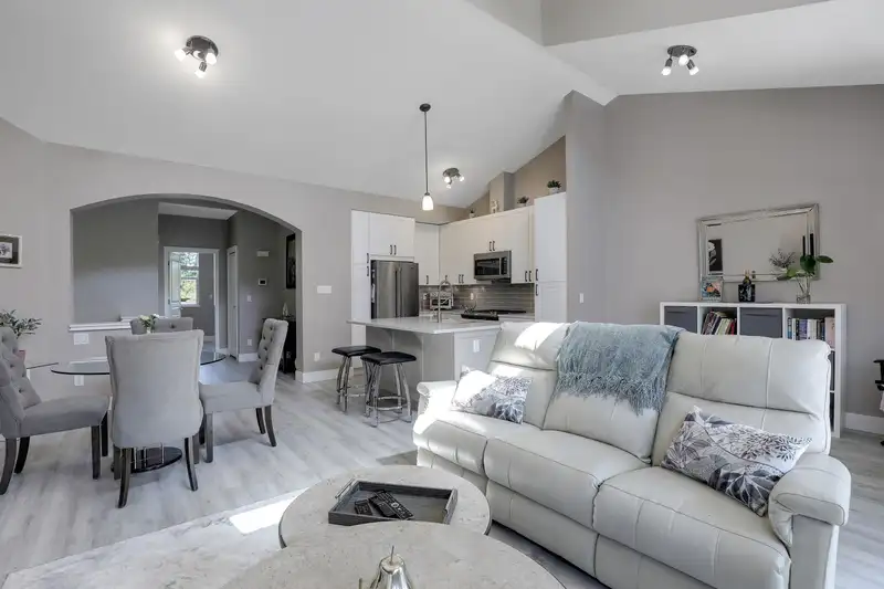 58 2588 152 STREET - photo 3 of 40