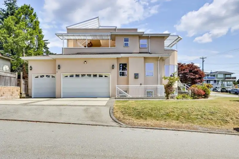 5309 DUNDAS STREET - photo 2 of 33