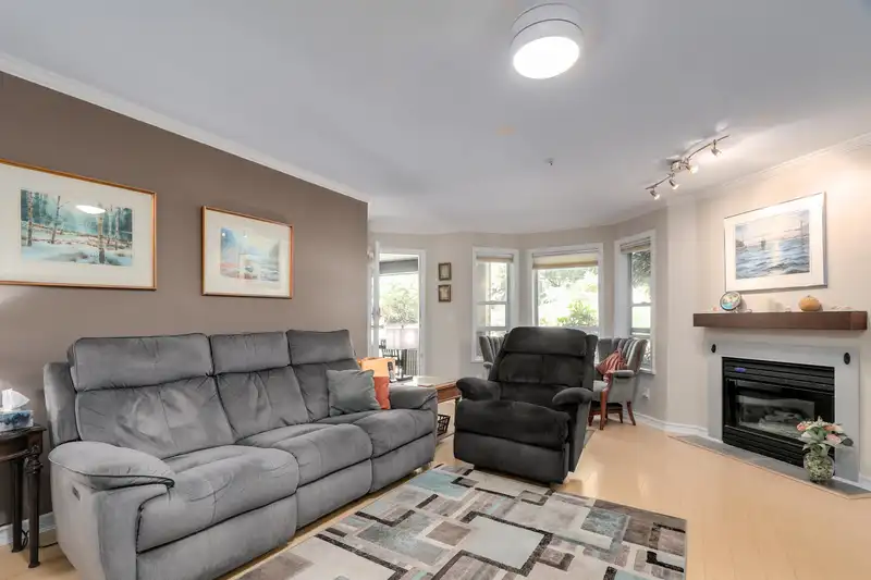 110 1150 LYNN VALLEY ROAD - photo 3 of 28