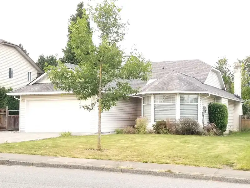 16725 80 AVENUE - photo 1 of 14
