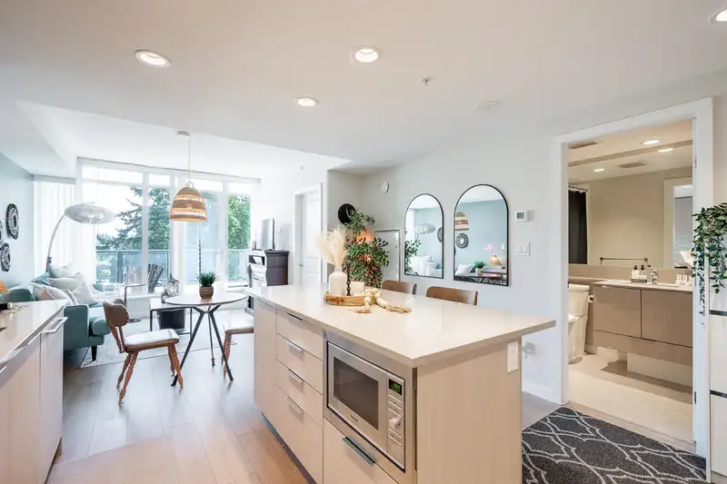 1104 1182 WESTWOOD STREET - photo 1 of 30