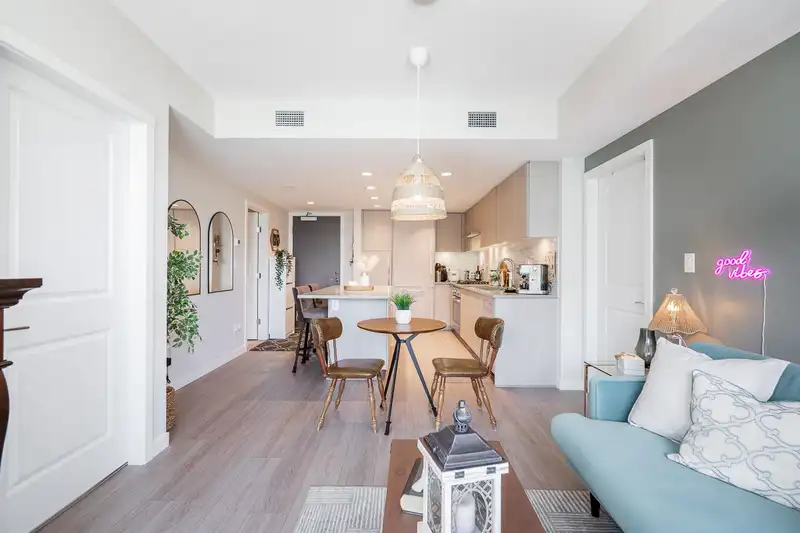 1104 1182 WESTWOOD STREET - photo 3 of 30