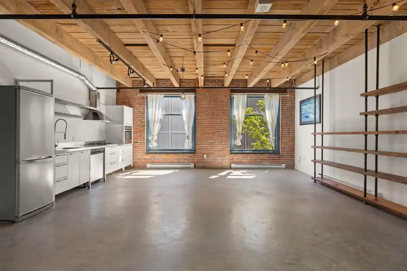 308 55 E CORDOVA STREET - photo 2 of 33