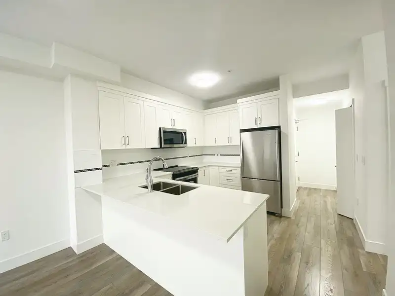 408 22577 ROYAL CRESCENT - photo 4 of 21