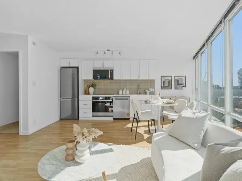 1109 233 ROBSON STREET - photo 4 of 21