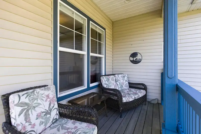 406 MIAMI RIVER DRIVE - photo 4 of 40