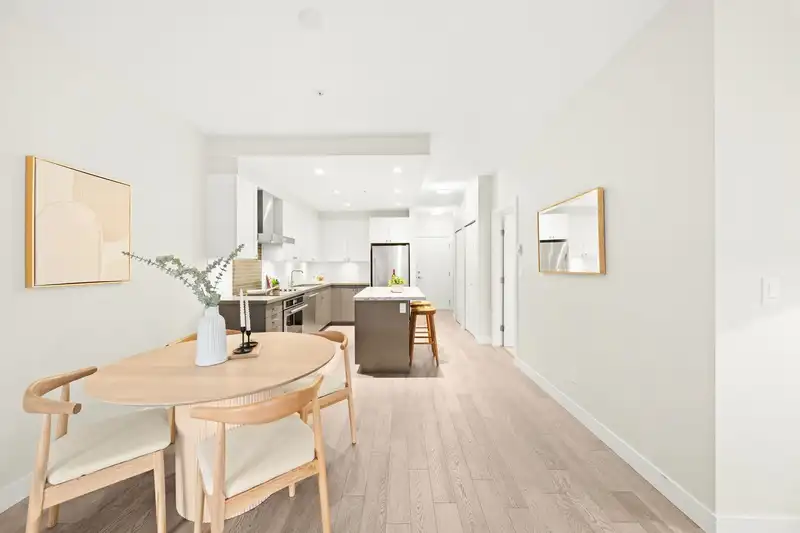 312 3399 NOEL DRIVE - photo 4 of 29
