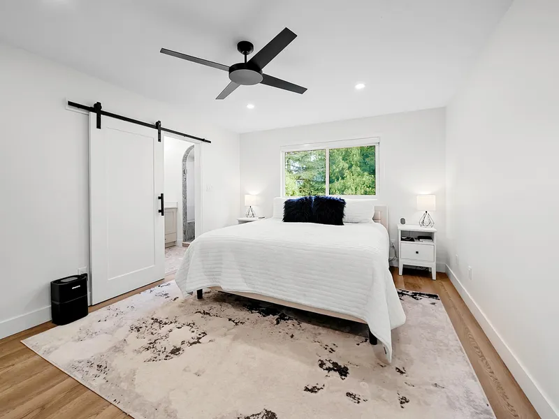 15641 107 AVENUE - photo 3 of 25