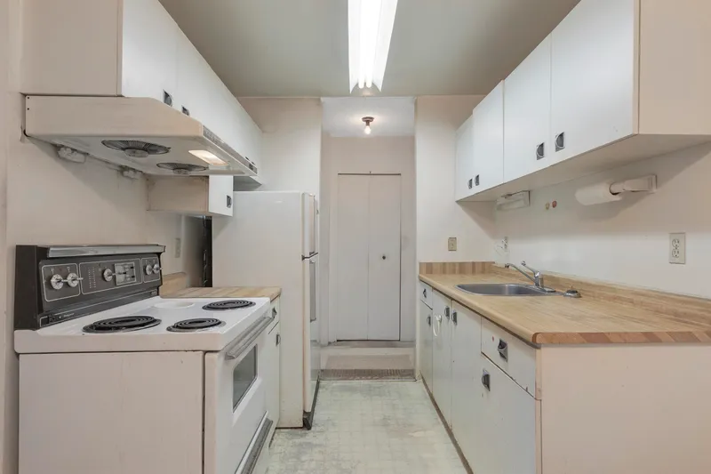 115 1440 E BROADWAY STREET - photo 2 of 20