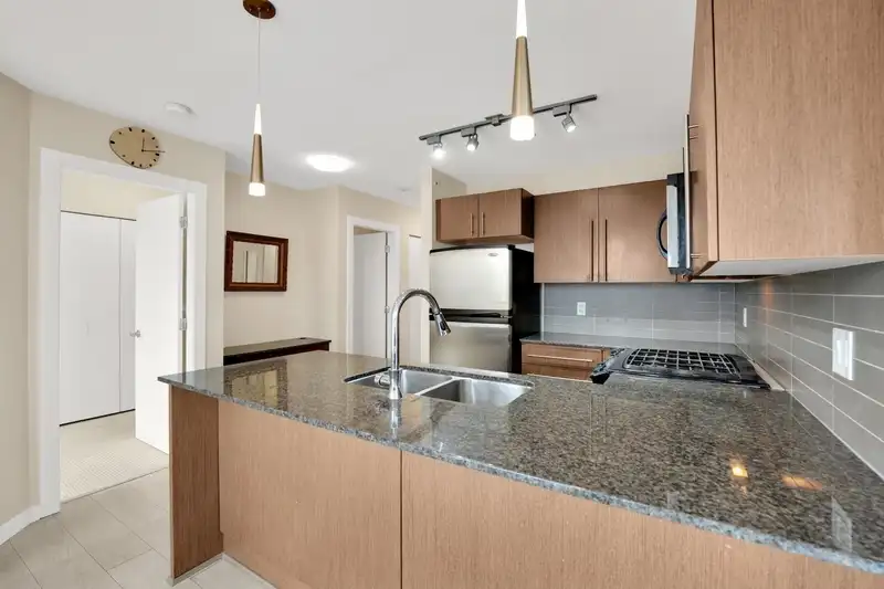 2502 4888 BRENTWOOD DRIVE - photo 3 of 30