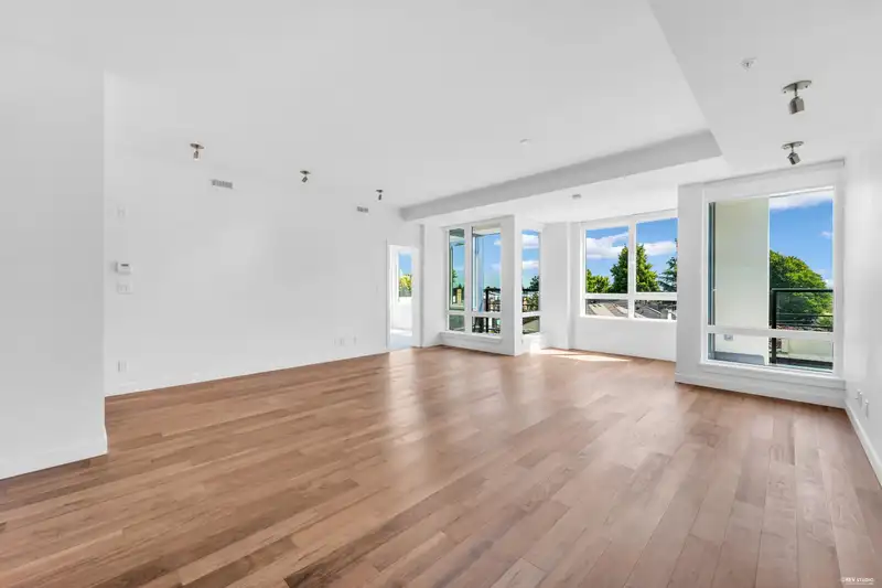 406 4408 CAMBIE STREET - photo 3 of 39