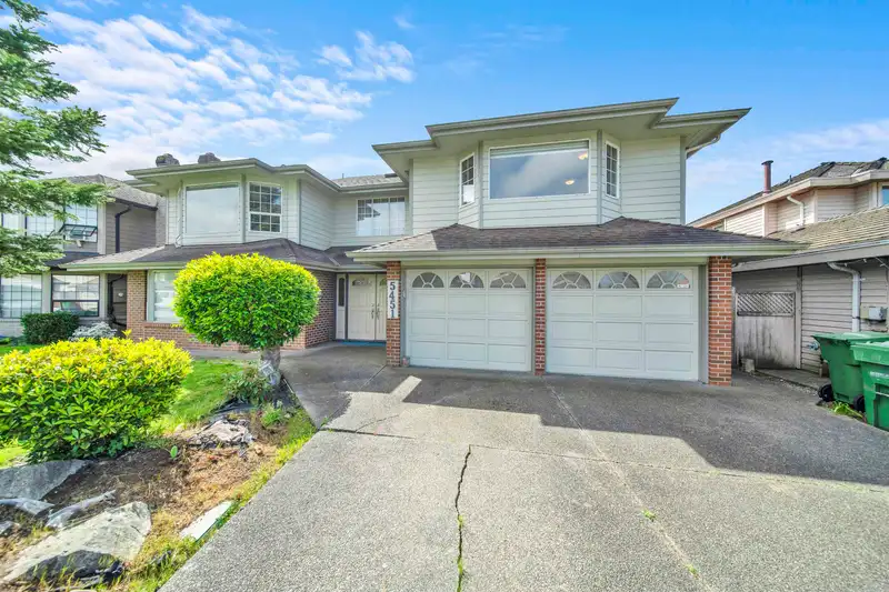 5451 MYTKO CRESCENT - photo 1 of 39