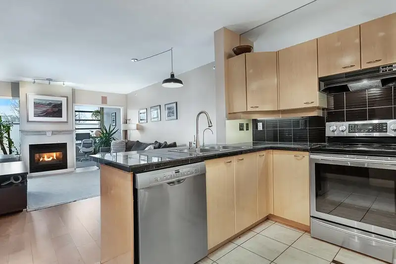 611 2228 MARSTRAND AVENUE - photo 1 of 17