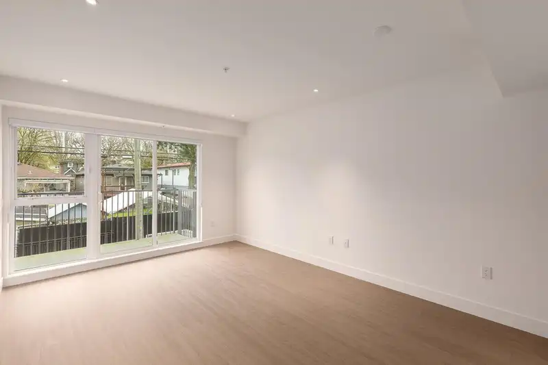 210 2235 E BROADWAY - photo 4 of 25