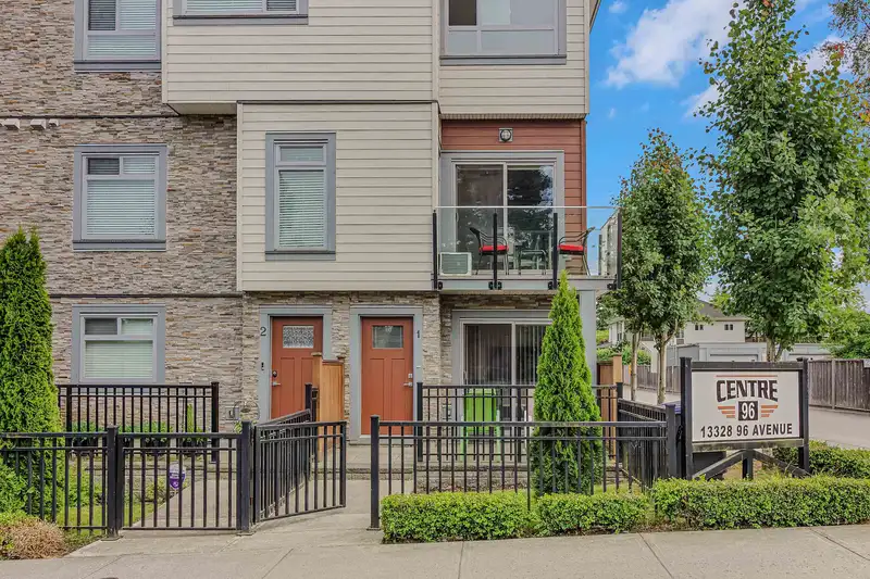 1 13328 96 AVENUE - photo 3 of 34