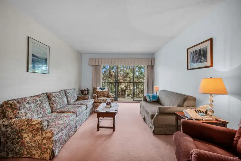 319 1065 E 8TH AVENUE - photo 1 of 23
