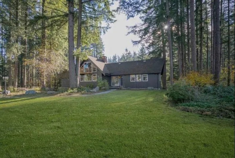 20264 27 AVENUE - photo 2 of 5