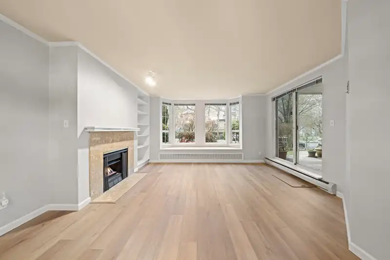 108 1695 AUGUSTA AVENUE - photo 3 of 33