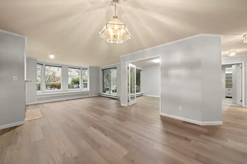 108 1695 AUGUSTA AVENUE - photo 4 of 33