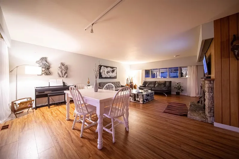 1144 OTTABURN ROAD - photo 4 of 25