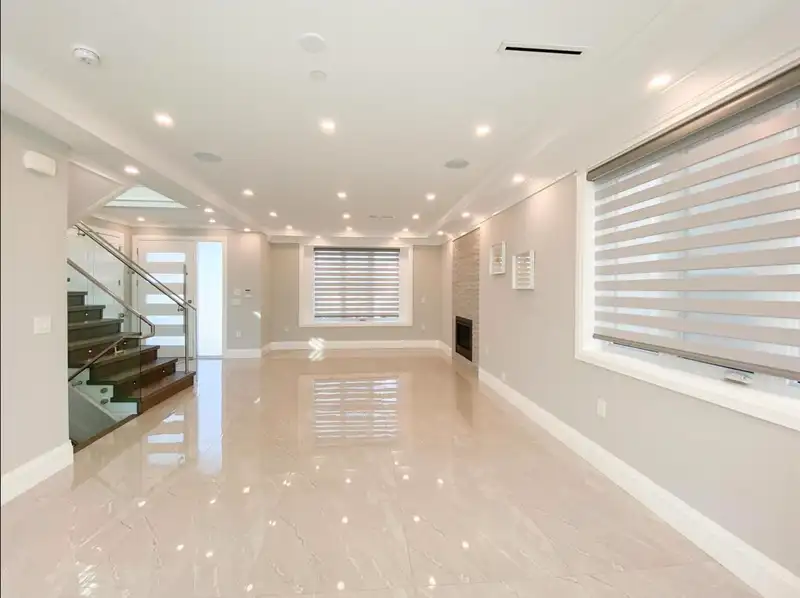 2984 KITCHENER STREET - photo 2 of 25