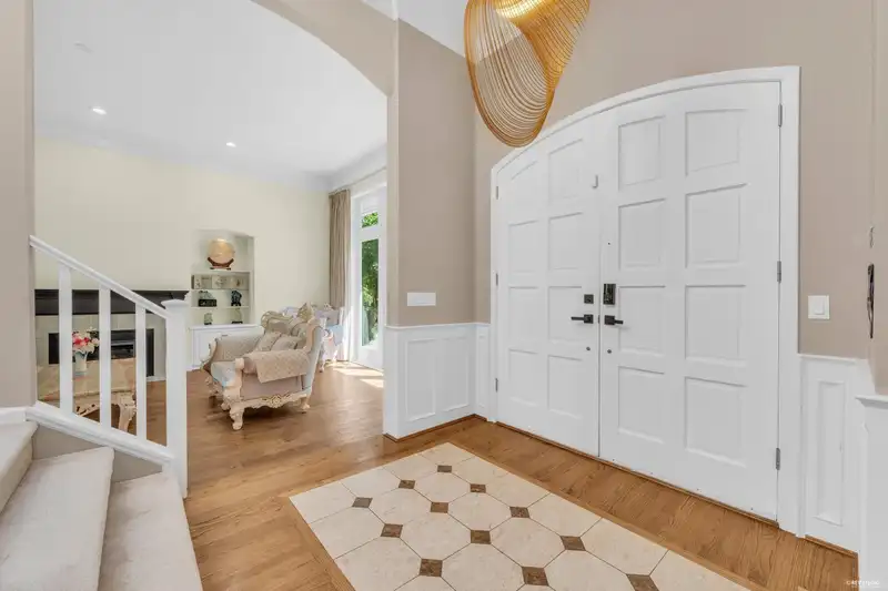 4941 WATER LANE - photo 4 of 40