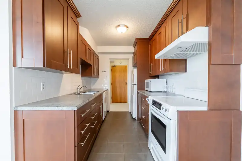 804 4160 SARDIS STREET - photo 2 of 28