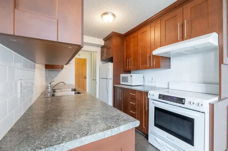 804 4160 SARDIS STREET - photo 3 of 28