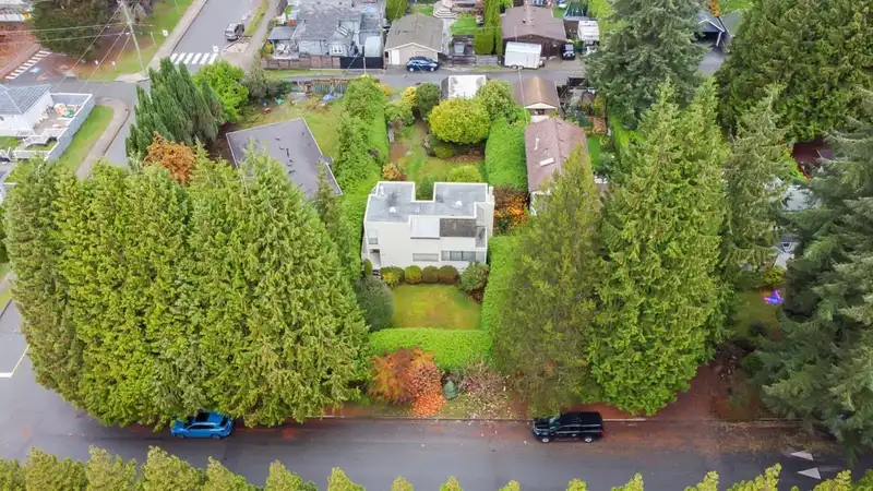 458 W 25TH STREET - photo 3 of 12
