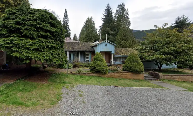 6404 WELLINGTON AVENUE - photo 4 of 5