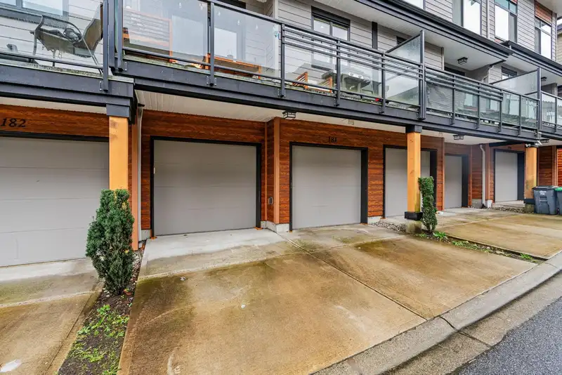 181 16488 64 AVENUE - photo 1 of 25
