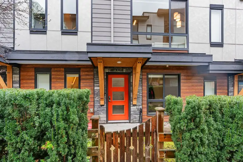 181 16488 64 AVENUE - photo 2 of 25