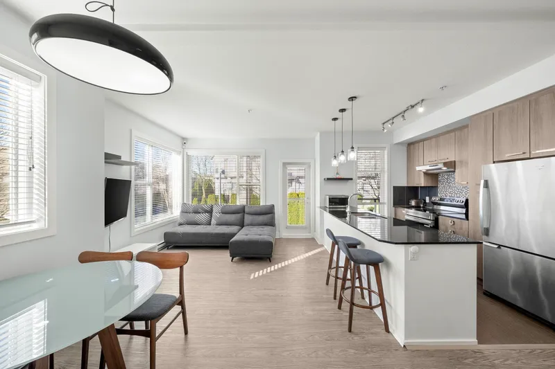 222 15956 86A AVENUE - photo 4 of 25