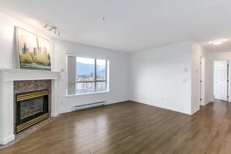 604 45745 PRINCESS AVENUE - photo 2 of 23