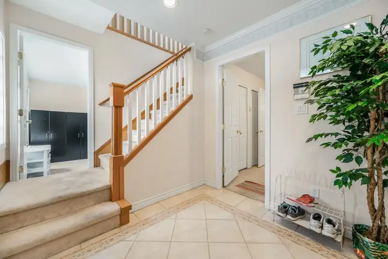 3632 E 28TH AVENUE - photo 2 of 33