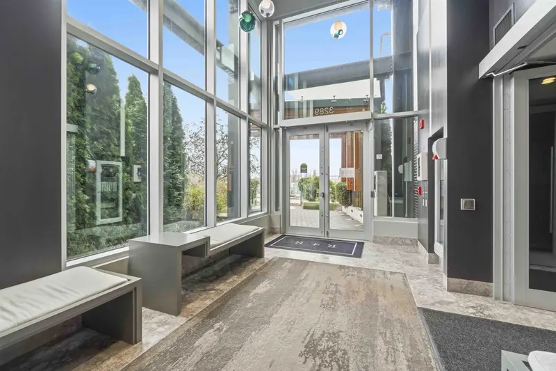 414 3289 RIVERWALK AVENUE - photo 4 of 25