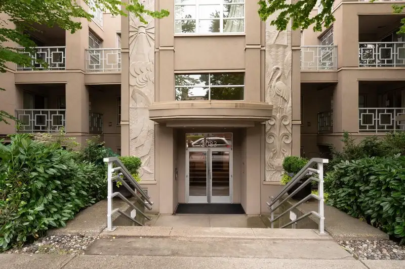 206 3083 W 4TH AVENUE - photo 1 of 40