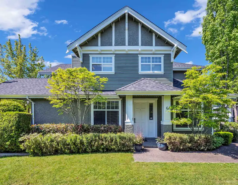 6 3591 GRANVILLE AVENUE - photo 1 of 36