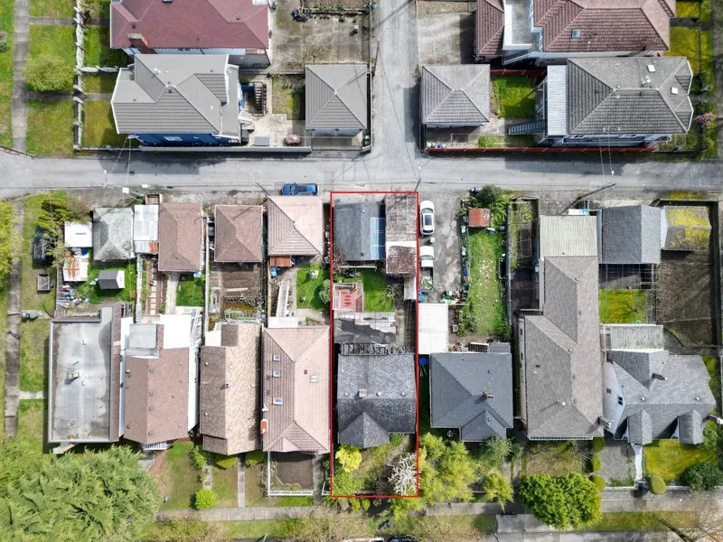 2150 NANAIMO STREET - photo 1 of 25