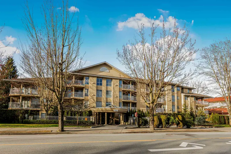 406 13727 74 AVENUE - photo 1 of 25