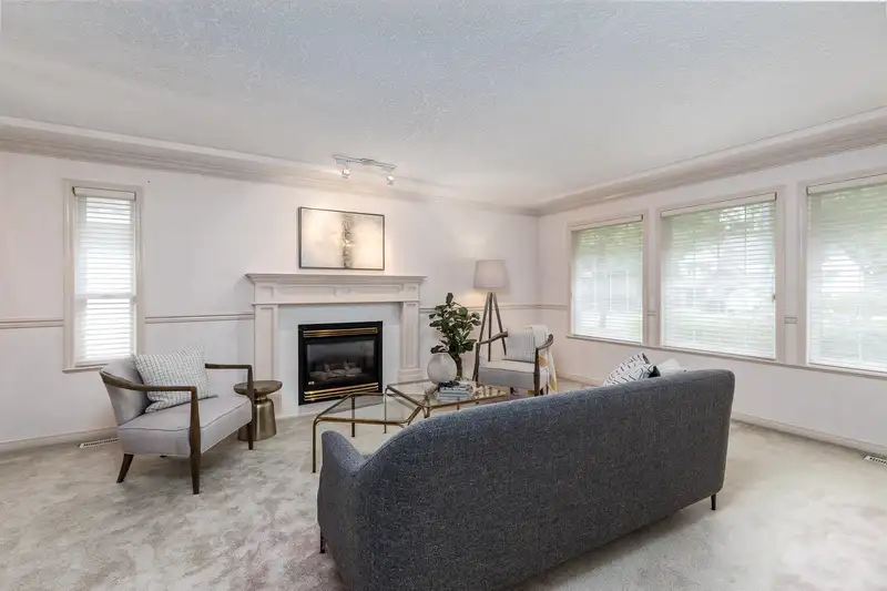 20832 44 AVENUE - photo 4 of 36