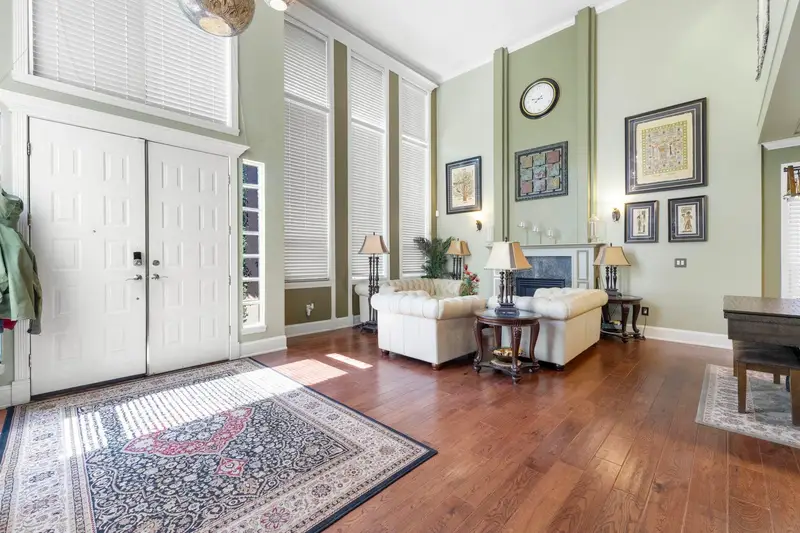 9764 180 STREET - photo 4 of 25