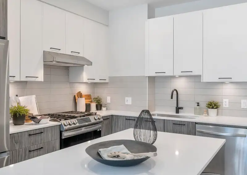 308 3319 148 STREET - photo 1 of 5