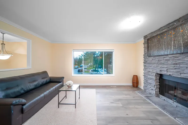 10123 158A STREET - photo 3 of 25